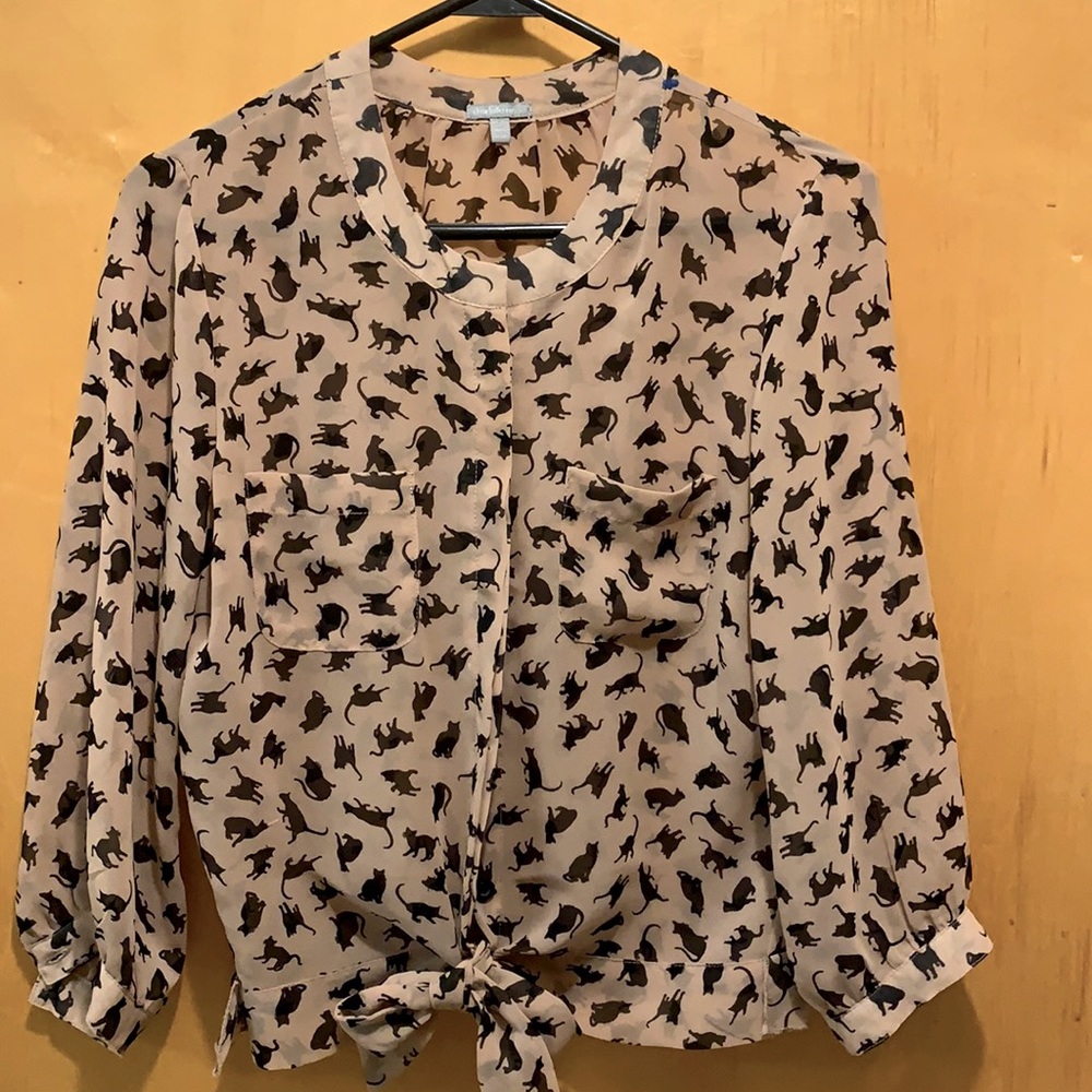 Sm  cat blouse NWOT no wear tear or stains